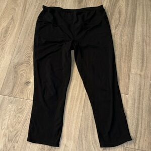 Black athletic leggings